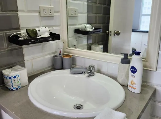 Cozy And Spacious Unit With Free Netflix Apartment *